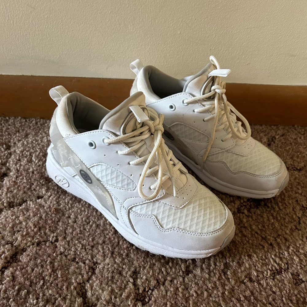 Heelys-{Size Youth 4}- White sneakers